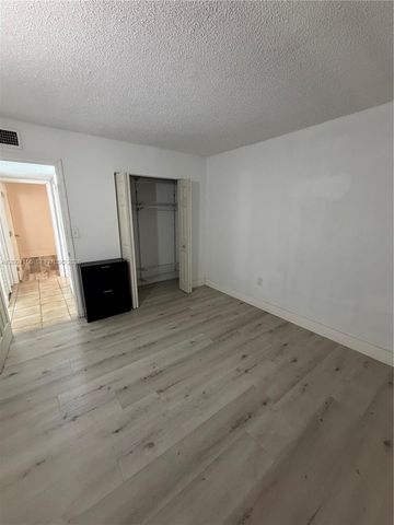 4050 NW 135th St 5-10, Opa-locka, FL 33054