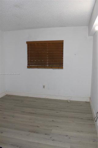 4050 NW 135th St 5-10, Opa-locka, FL 33054