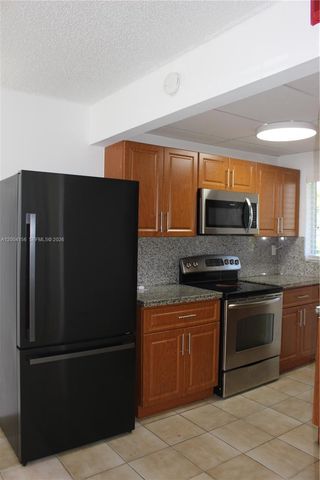 4050 NW 135th St 5-10, Opa-locka, FL 33054