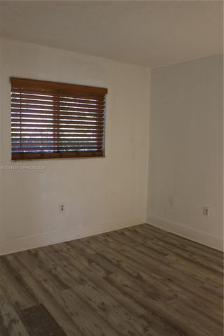 4050 NW 135th St 5-10, Opa-locka, FL 33054