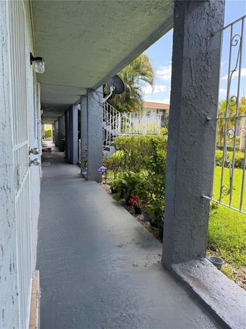 4050 NW 135th St 5-10, Opa-locka, FL 33054