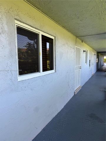 4050 NW 135th St 5-10, Opa-locka, FL 33054