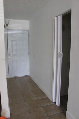 4050 NW 135th St 5-10, Opa-locka, FL 33054