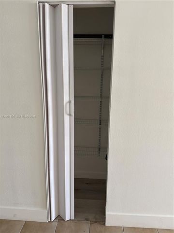 4050 NW 135th St 5-10, Opa-locka, FL 33054