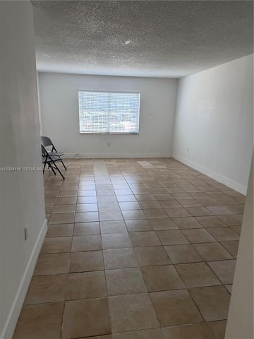 4050 NW 135th St 5-10, Opa-locka, FL 33054