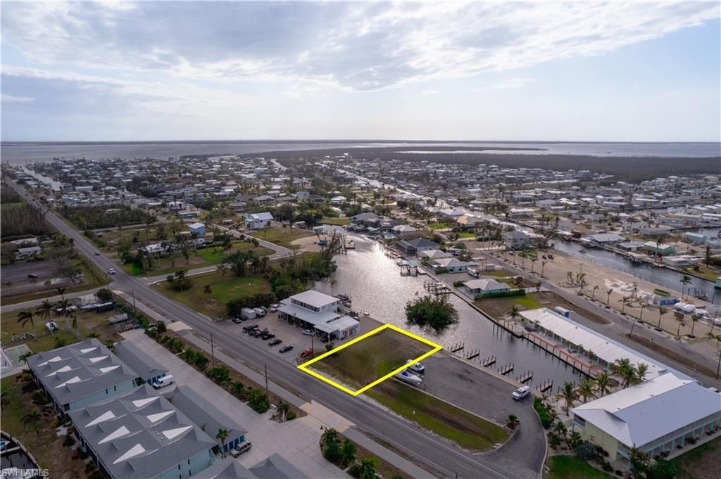 2891 Oleander ST, ST. JAMES CITY, FL 33956 — photo 3