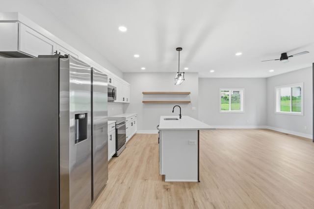 1417 Pioneer Road, Des Moines, IA 50320