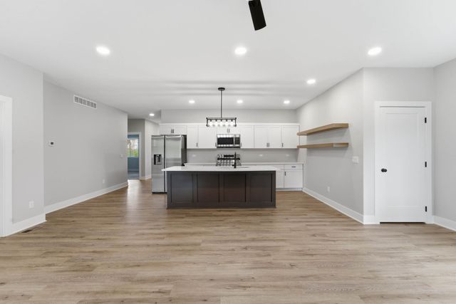 1417 Pioneer Road, Des Moines, IA 50320