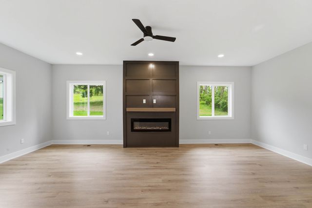 1417 Pioneer Road, Des Moines, IA 50320