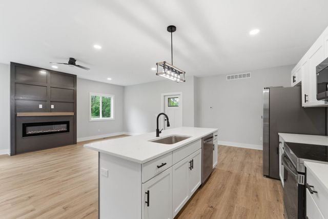 1417 Pioneer Road, Des Moines, IA 50320