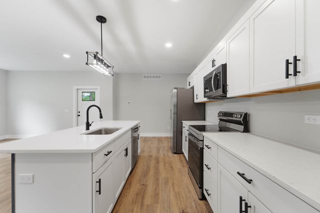 1417 Pioneer Road, Des Moines, IA 50320
