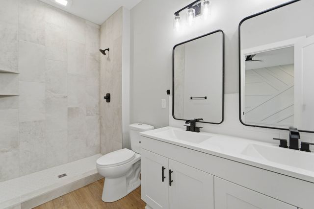 1417 Pioneer Road, Des Moines, IA 50320