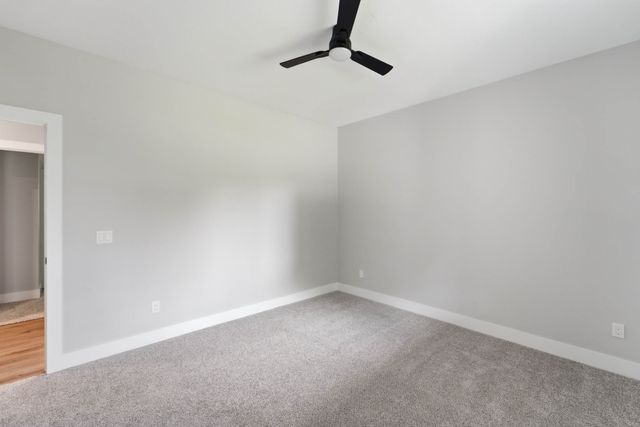 1417 Pioneer Road, Des Moines, IA 50320