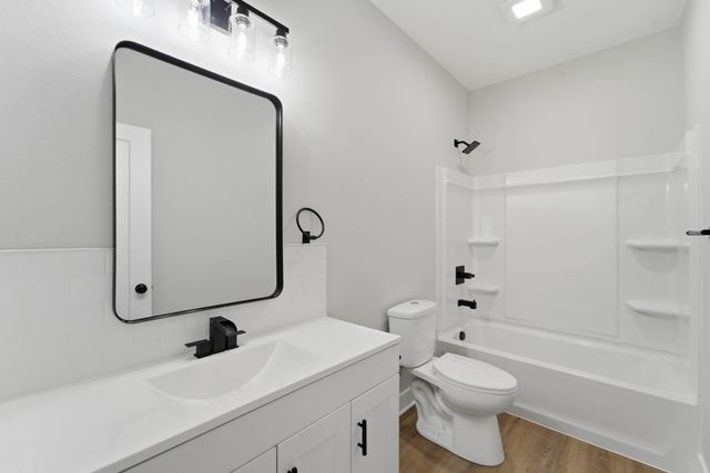 1417 Pioneer Road, Des Moines, IA 50320