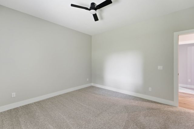 1417 Pioneer Road, Des Moines, IA 50320
