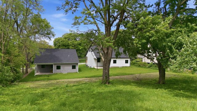 1417 Pioneer Road, Des Moines, IA 50320