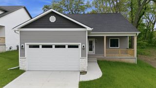 1417 Pioneer Road, Des Moines, IA 50320