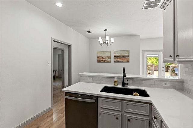 2800 Brandywine Circle, Bryan, TX 77807