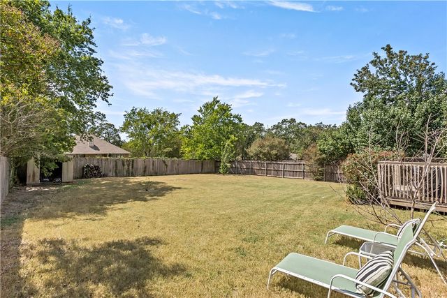 2800 Brandywine Circle, Bryan, TX 77807