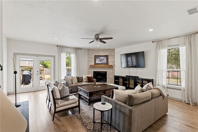 2800 Brandywine Circle, Bryan, TX 77807