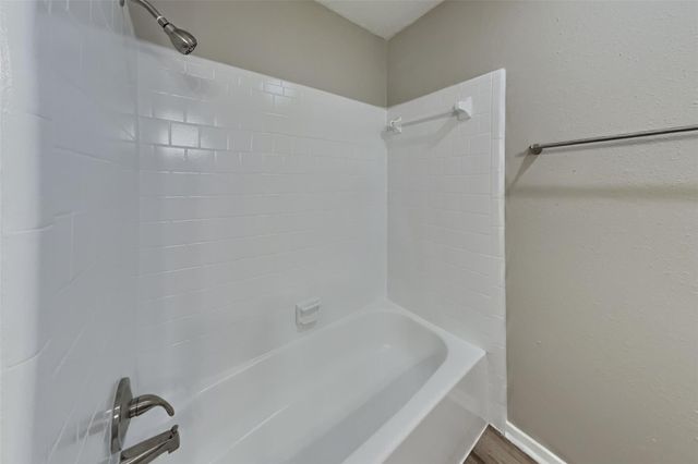 10015 Rippling Fields Drive, Houston, TX 77064