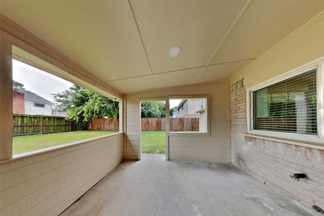 10015 Rippling Fields Drive, Houston, TX 77064