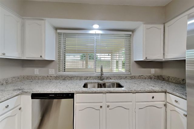 10015 Rippling Fields Drive, Houston, TX 77064