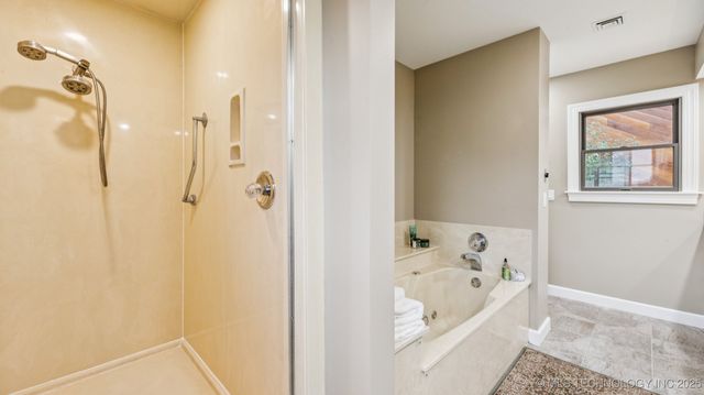 2505 Glynnwood Drive, Bartlesville, OK 74006