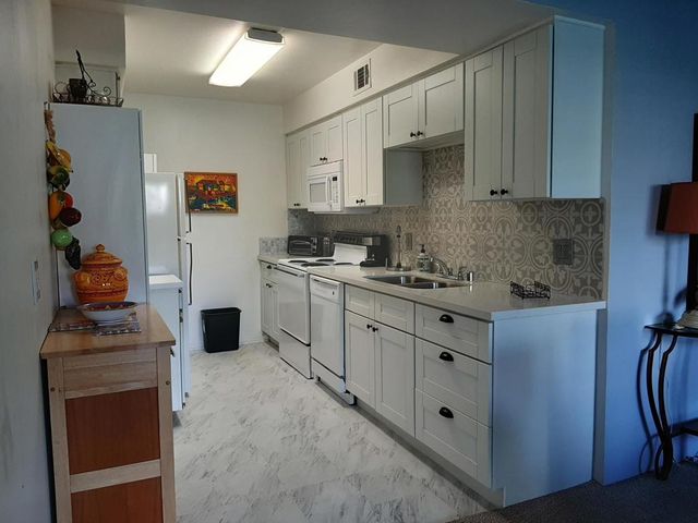 1100 E Amado Road 12a1, Palm Springs, CA 92262