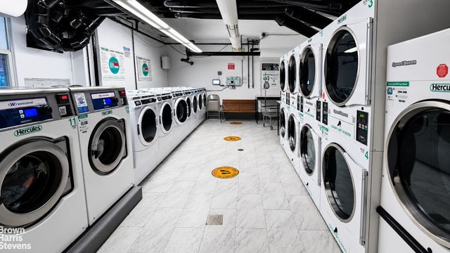9411 59th Ave Apt D9, New York City, NY 11373