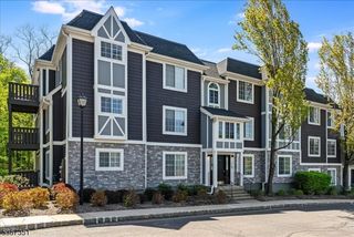 81 Village Dr 81, Morris Twp., NJ 07960