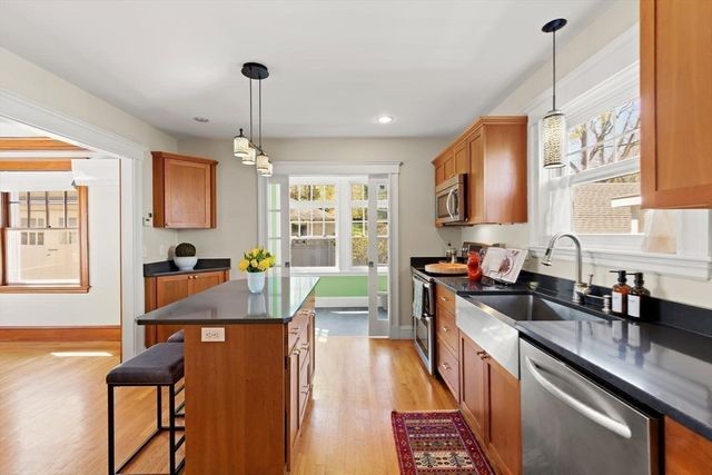 7 Inverness Road, Arlington, MA 02476