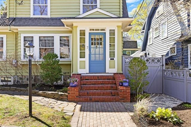 7 Inverness Road, Arlington, MA 02476