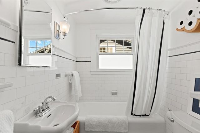 7 Inverness Road, Arlington, MA 02476