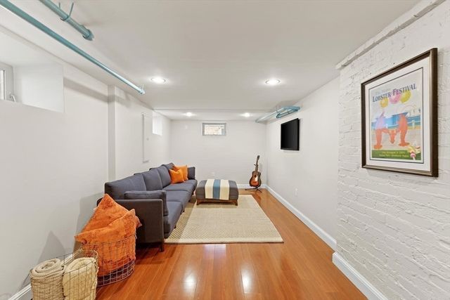 7 Inverness Road, Arlington, MA 02476