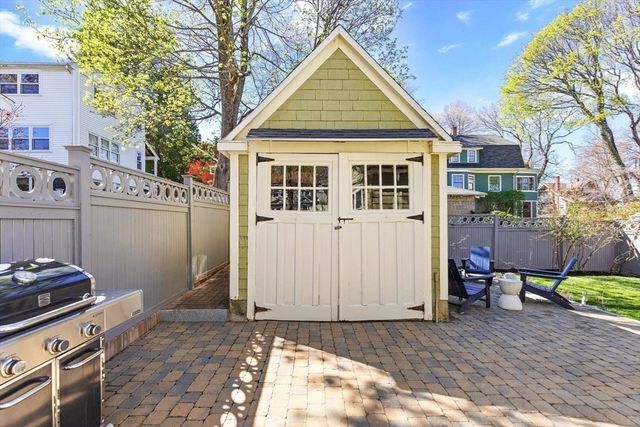 7 Inverness Road, Arlington, MA 02476
