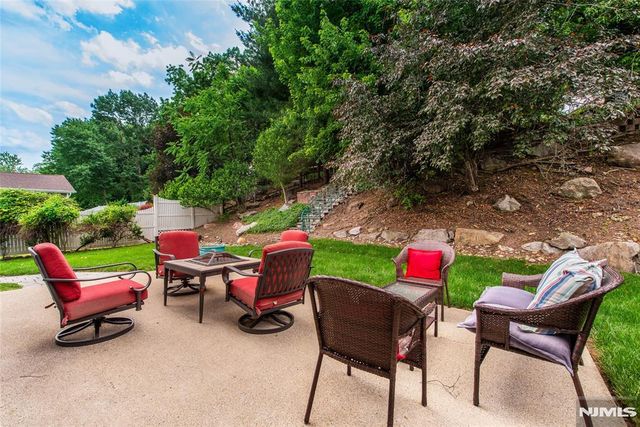 19 Falcon Place, Wayne, NJ 07470