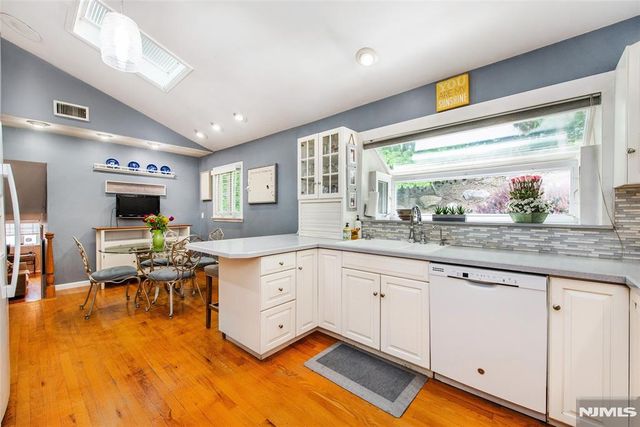 19 Falcon Place, Wayne, NJ 07470