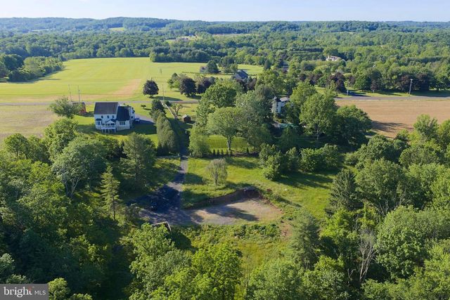5720 RIDGE RD, New Hope, PA 18938