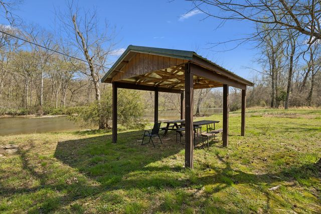 506 Tablerock Rd, Hohenwald, TN 38462