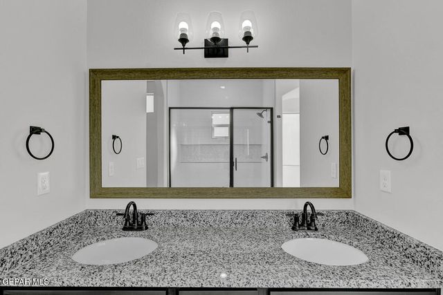 728 Cedarwood Avenue, El Paso, TX 79928