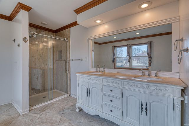 6841 Northfield Drive, Evansville, IN 47711