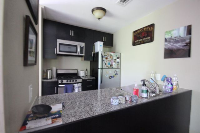 2207 W 12th ST B, Austin, TX 78703