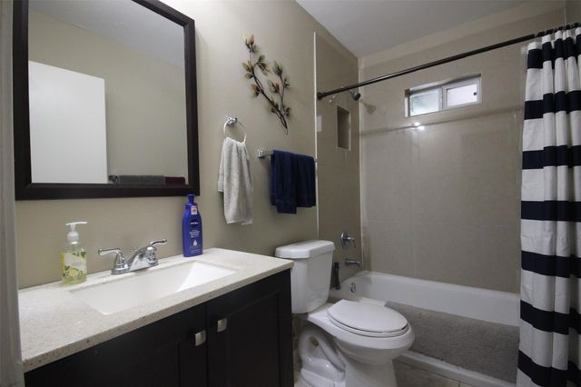 2207 W 12th ST B, Austin, TX 78703