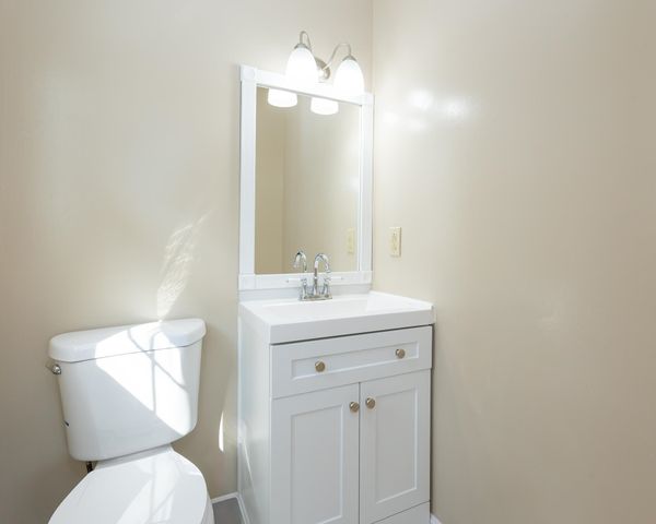 12 Pioneer Drive, Nashua, NH 03062