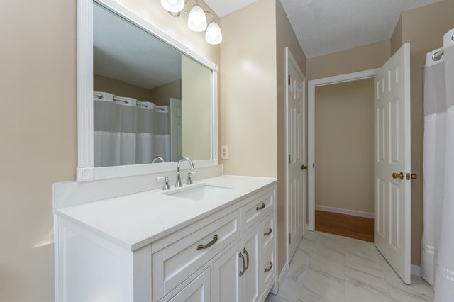 12 Pioneer Drive, Nashua, NH 03062