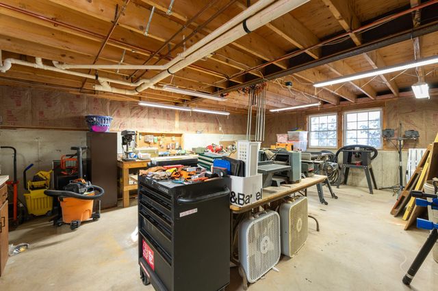 12 Pioneer Drive, Nashua, NH 03062