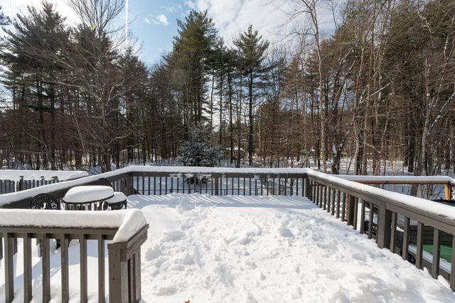 12 Pioneer Drive, Nashua, NH 03062