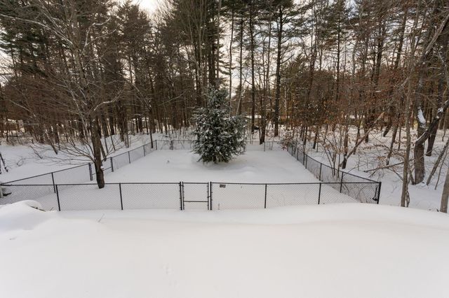 12 Pioneer Drive, Nashua, NH 03062