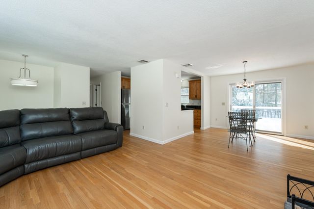 12 Pioneer Drive, Nashua, NH 03062